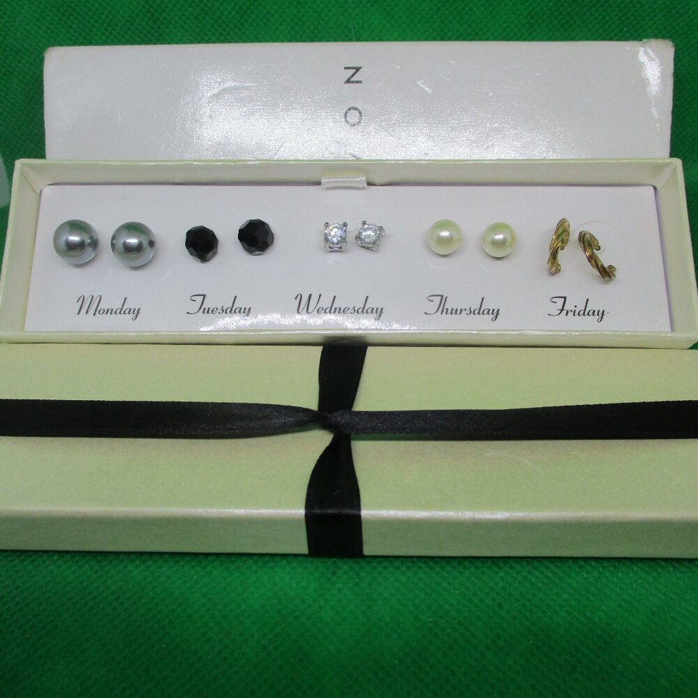 2007 Avon 5 Pairs Pierced Earrings Set 5 Days Week Earrings Gift Boxed